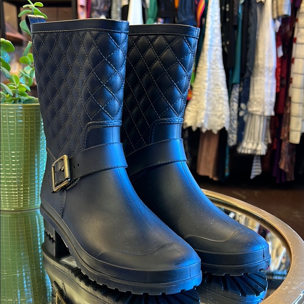 Black Quilted Winter Rain Boots with Buckle
